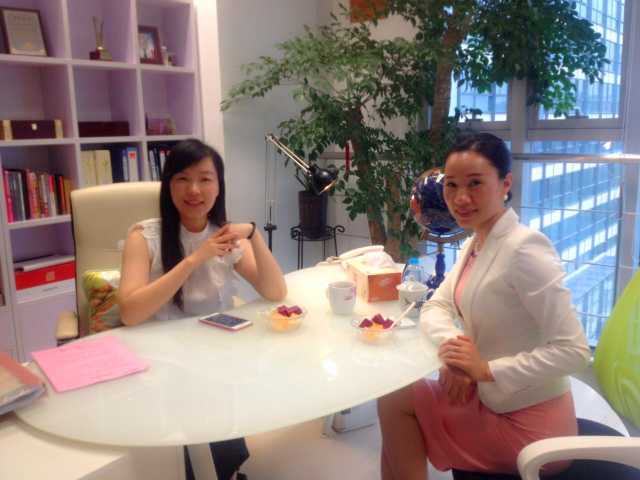 用教育傳遞愛，用愛啟迪智慧，點燃自己，引爆自我